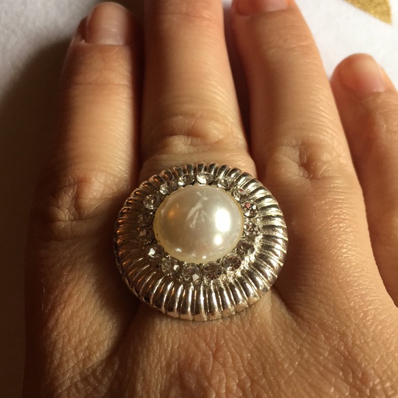 Statement Ring - Picture 2 of 3